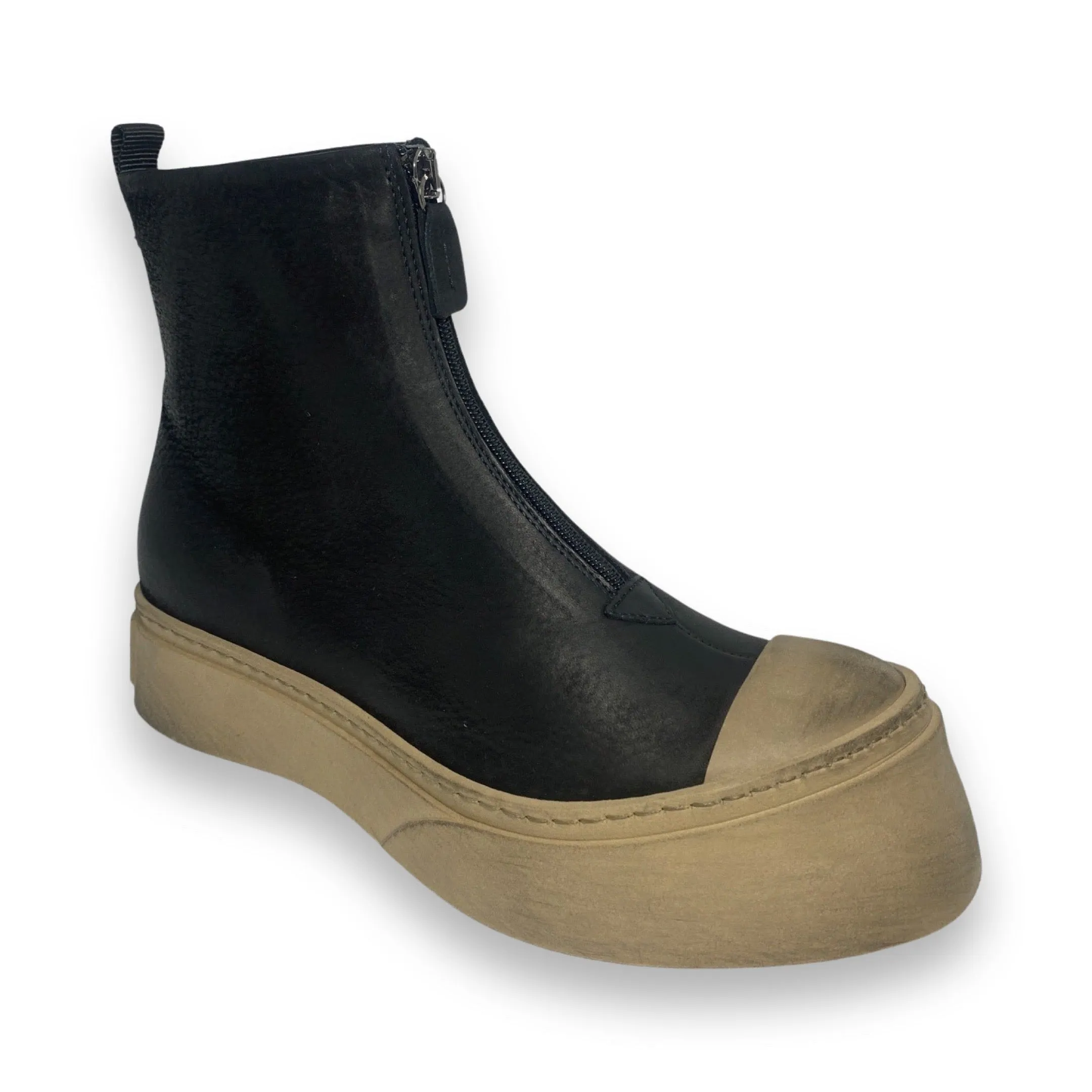 2745 - Fonda Boot in Black/Ecru