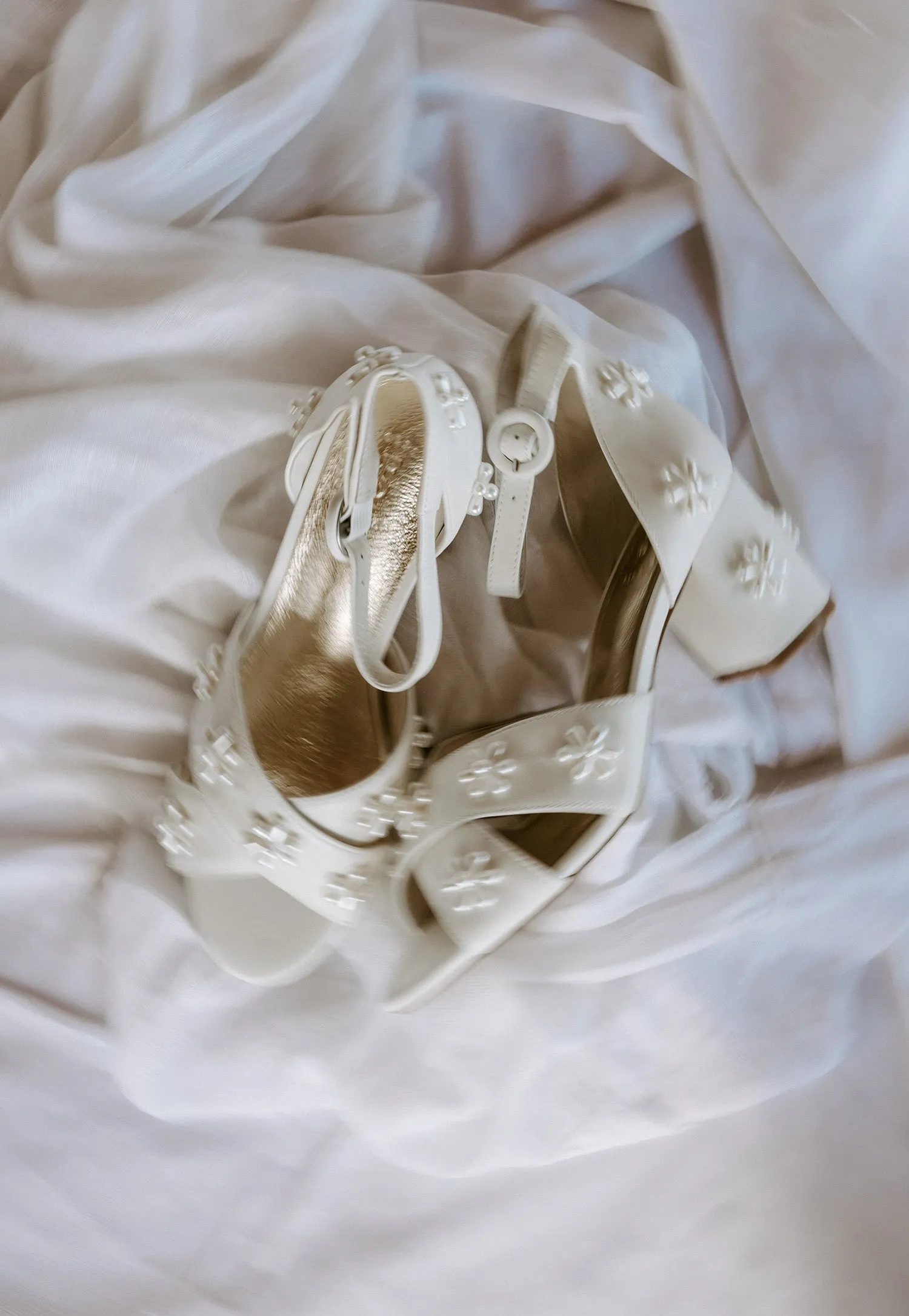 DAISY - IVORY LEATHER PEARL FLOWER HEELS