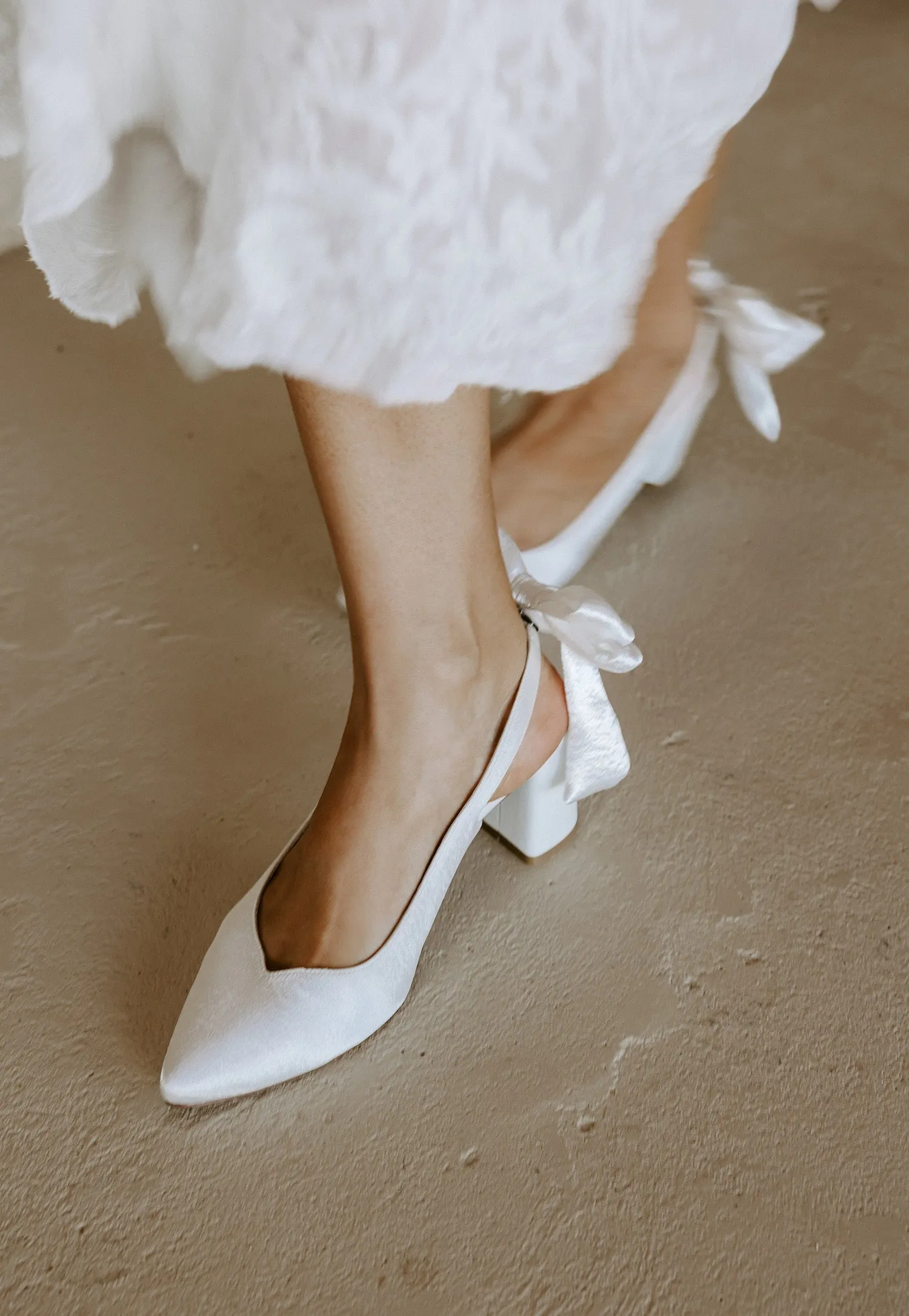 GARDENIA - CLOSED TOE SATIN BRIDAL HEELS WITH BOW