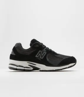 New Balance 2002R Shoes - Black / White