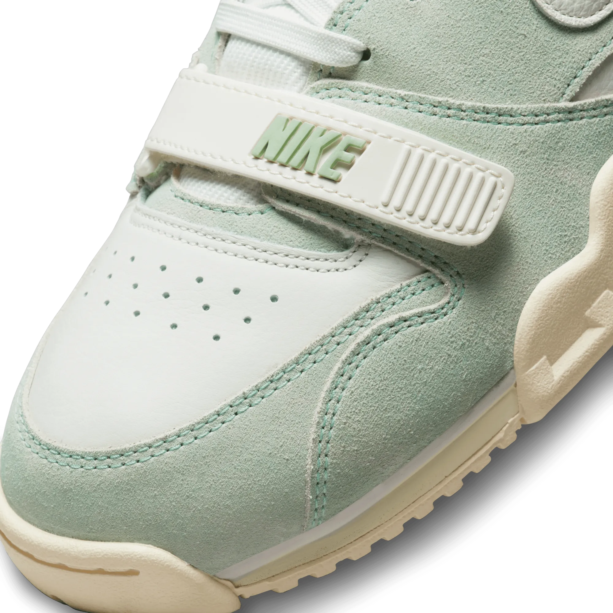 NIKE AIR TRAINER 1